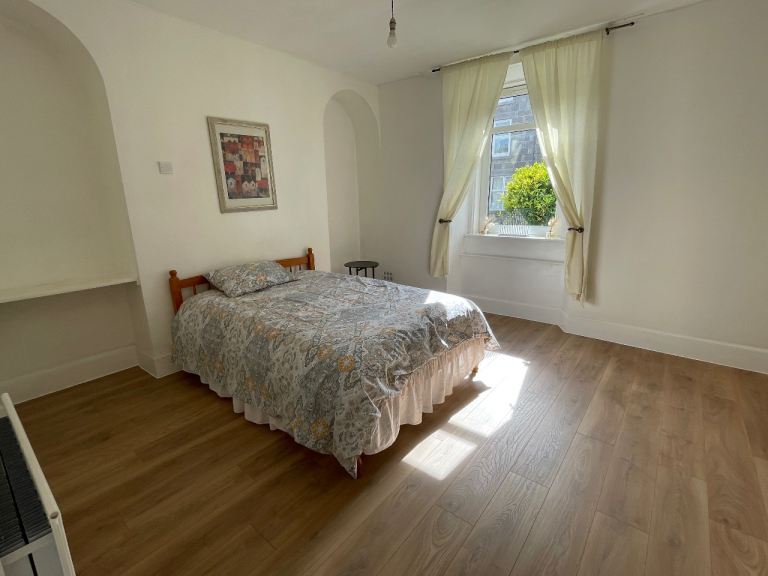 One bed flat in Summerfield Terrace