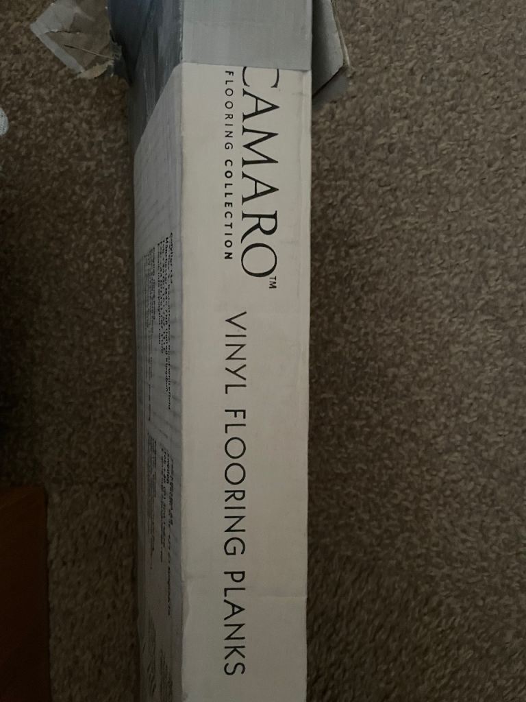 Polyflor Camaro natural wood effect vinyl flooring planks x 17. 