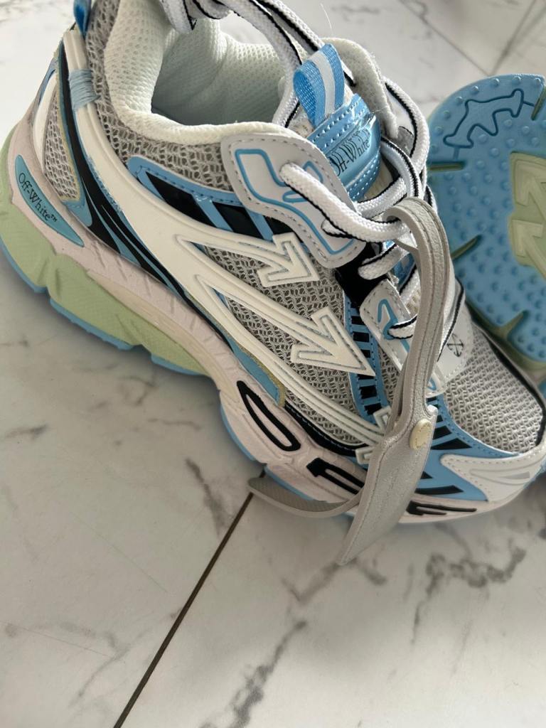 Off-White Style Trainer New Size 2 