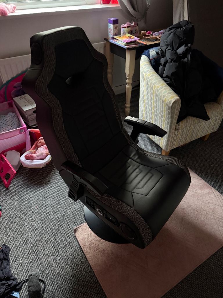 Gaming chair 