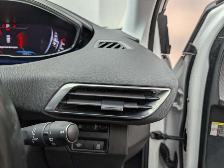 2021 Peugeot 3008 1.5 BlueHDi Allure SUV 5dr Diesel EAT Euro 6 (s/s) (130 ps) BLUETOOTH+LANE  HAT...