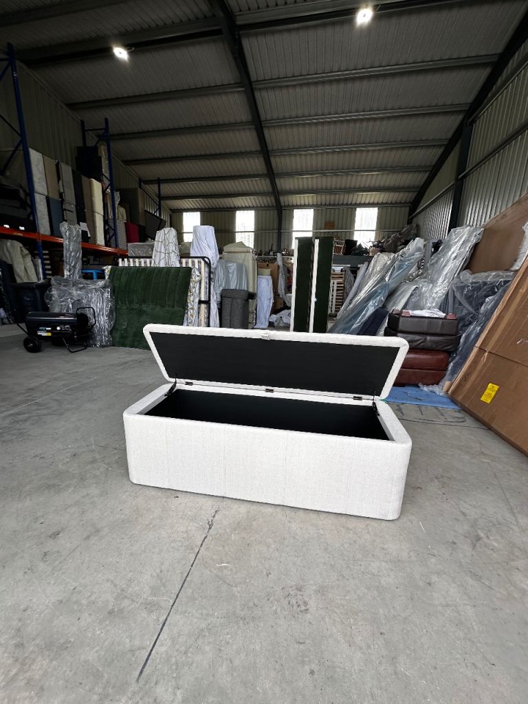 Blanket box 