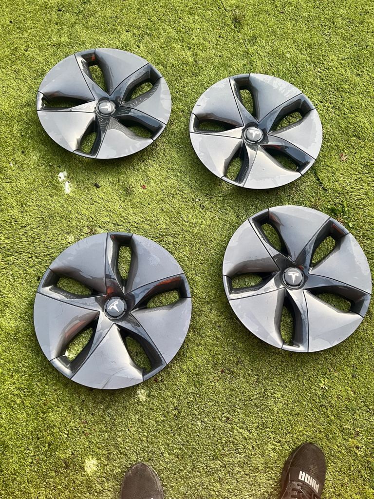 Tesla model 3 wheel trims