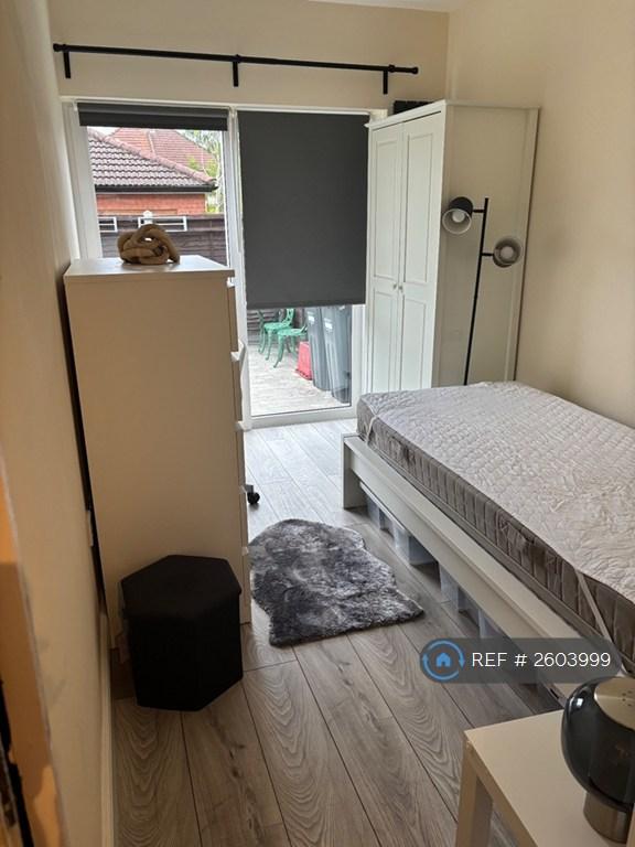 1 bedroom in Whitton Dene, Isleworth, TW7 (#2603999)