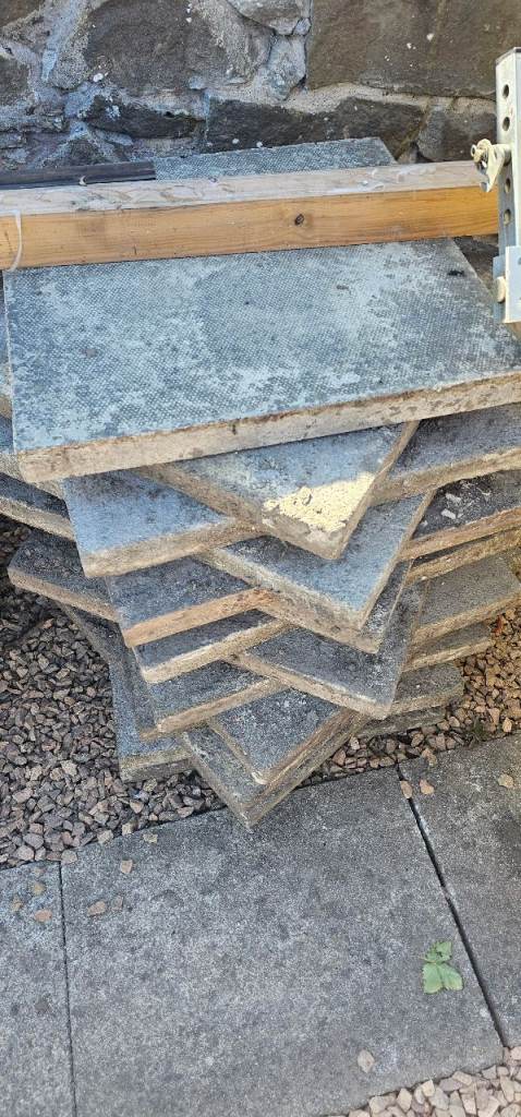 £2.50 2×2 out door slabs