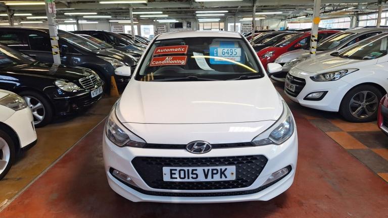 2015 Hyundai i20 1.4 SE Automatic 5-Door From £5,695 + Retail Package HATCHBACK Petrol Automatic
