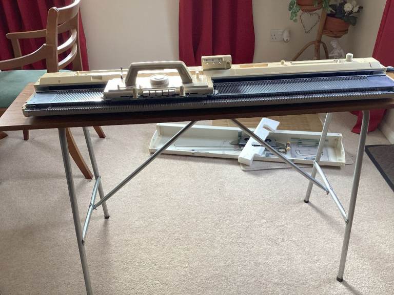 Knitting Machine
