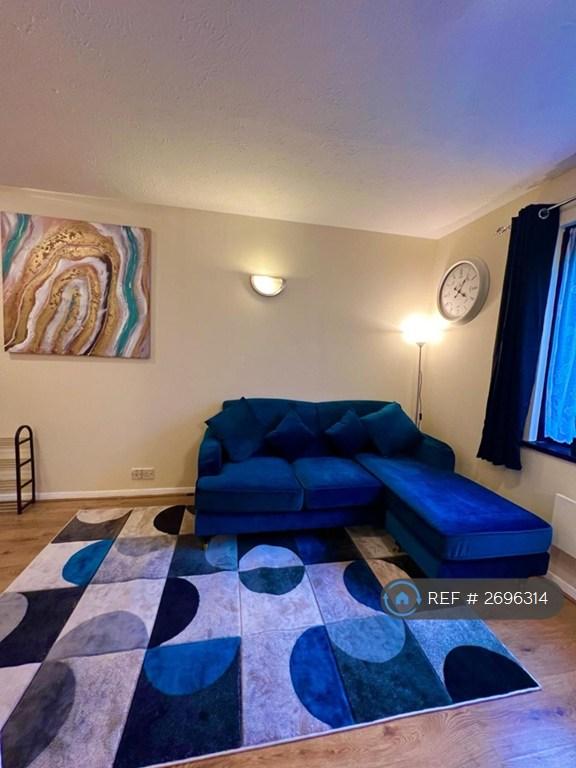 1 bedroom flat in Capstan Close, Romford, RM6 (1 bed) (#2696314)