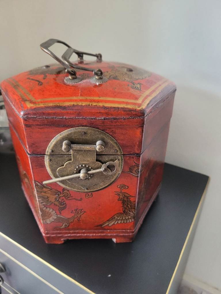 Chinese antique hsnd painted trinket boxes