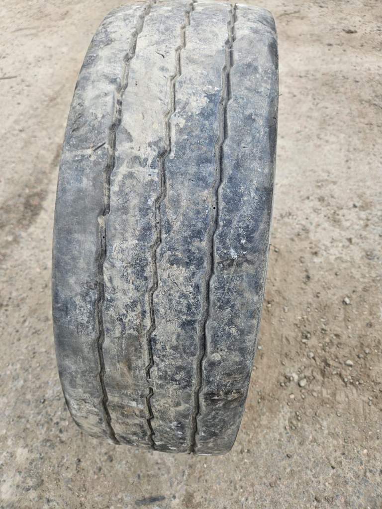 235/75/17.5 Tyres