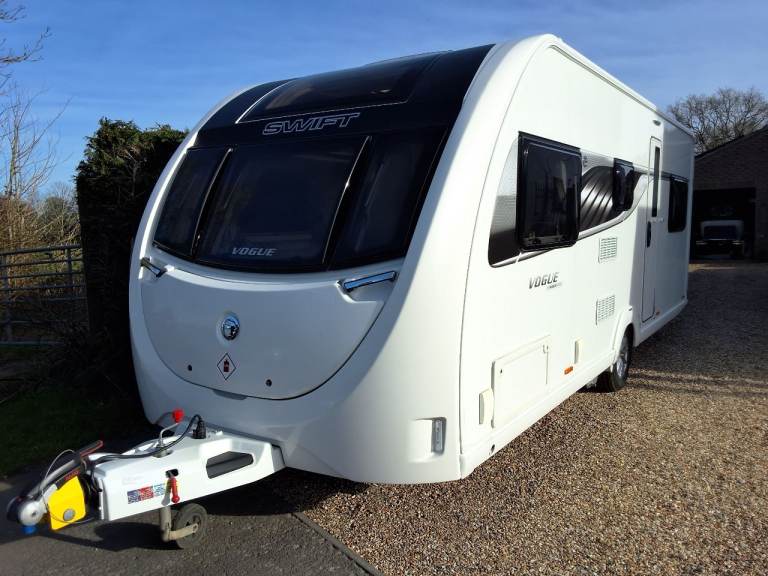 SWIFT VOGUE 590TD 2018 6 BERTH CARAVAN 