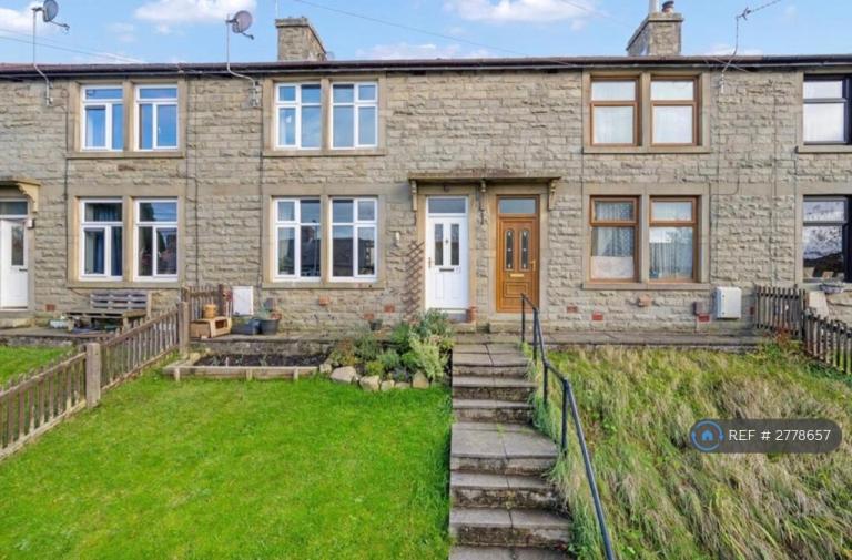 3 bedroom house in Hardman Avenue, Rossendale, BB4 (3 bed) (#2778657)