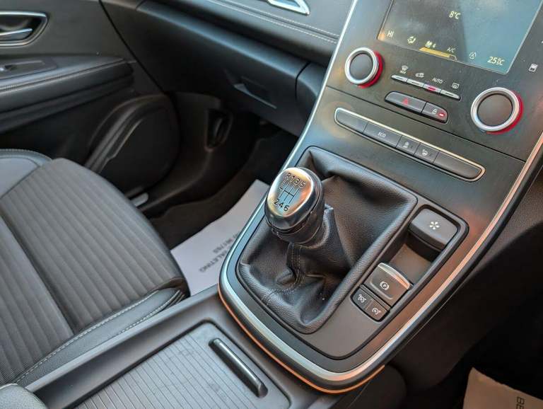 2016 Renault Scenic 1.6 dCi Dynamique S Nav 5dr MPV DIESEL Manual