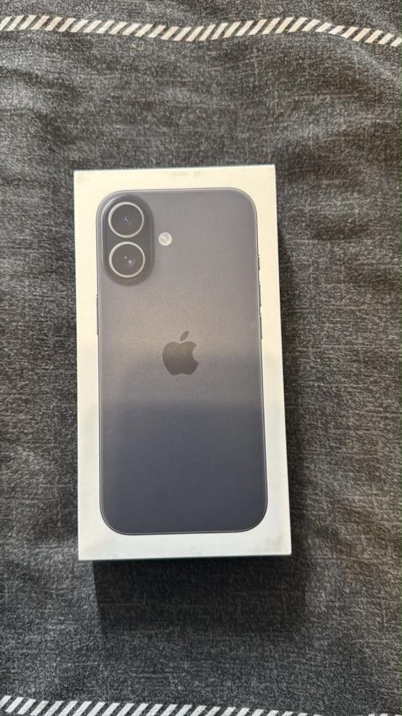 IPHONE 17 SEALED BRAND NEW 256GB