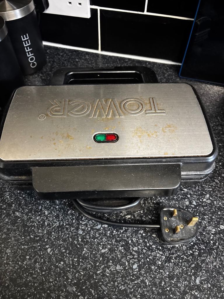 Tower sandwich maker 