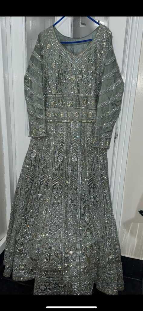 HEAVY PAKISTANI ASIAN WEDDING DRESS 