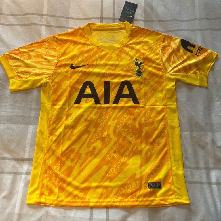 Tottenham yellow goalkeeper shirt 24/25