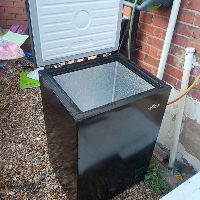 Back chest freezer 99L