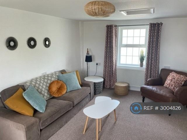 2 bedroom flat in Queen Square, Cullompton, EX15 (2 bed) (#3004826)