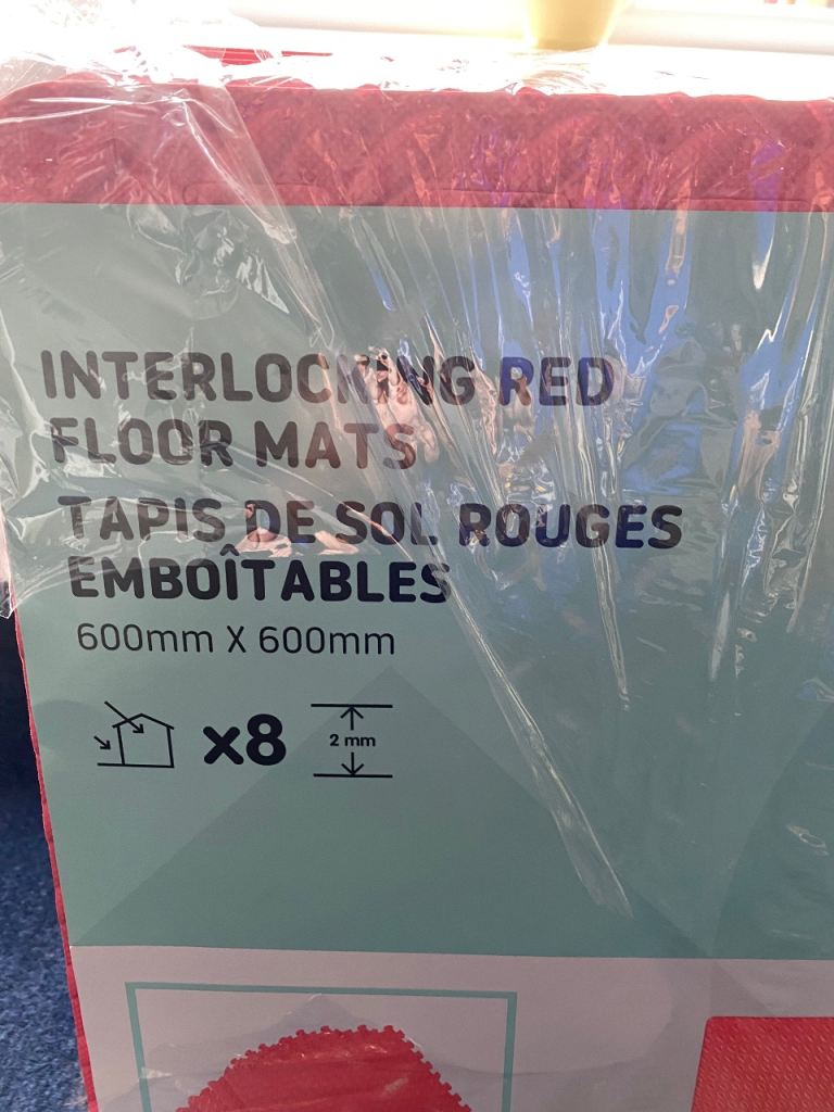INTERLOCKING FOAM FLOOR TILES