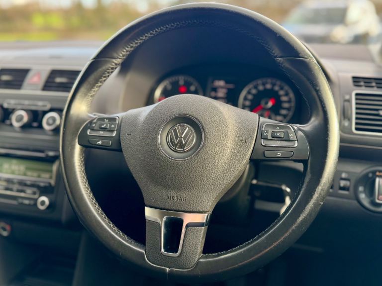 VOLKSWAGEN TOURAN/ 7x SEATER/ FRESH SERVICE & MOT