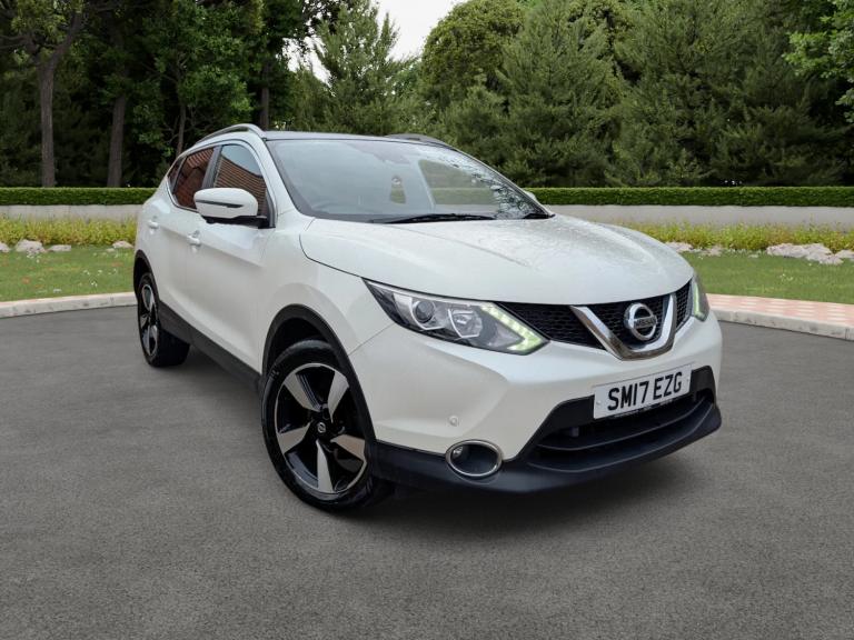 2017 Nissan Qashqai 1.5 dCi N-Vision 5dr HATCHBACK Diesel Manual