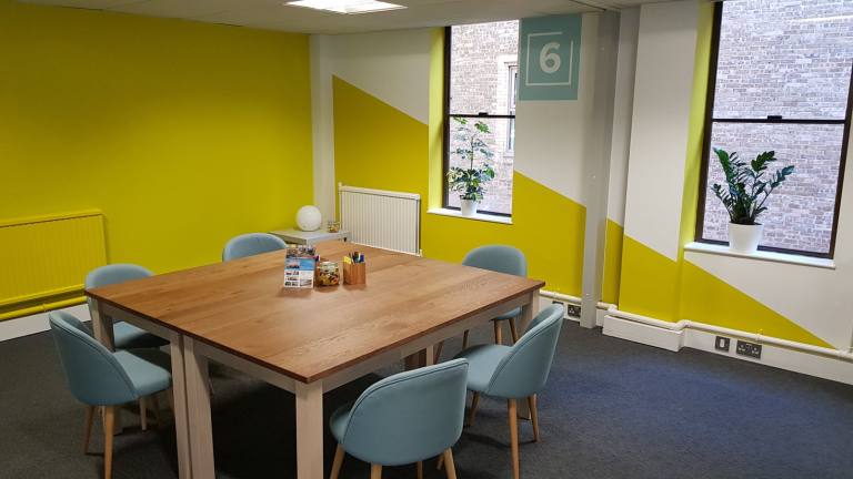 Altrincham - WA14 1ES \ All-Inclusive Office Space for 4 Workstations