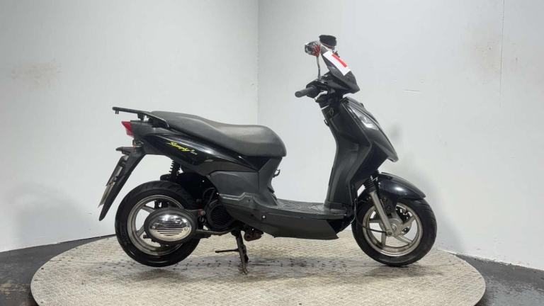 SYM Symply 125 AV12W Scooter Petrol Automatic (8 ps)