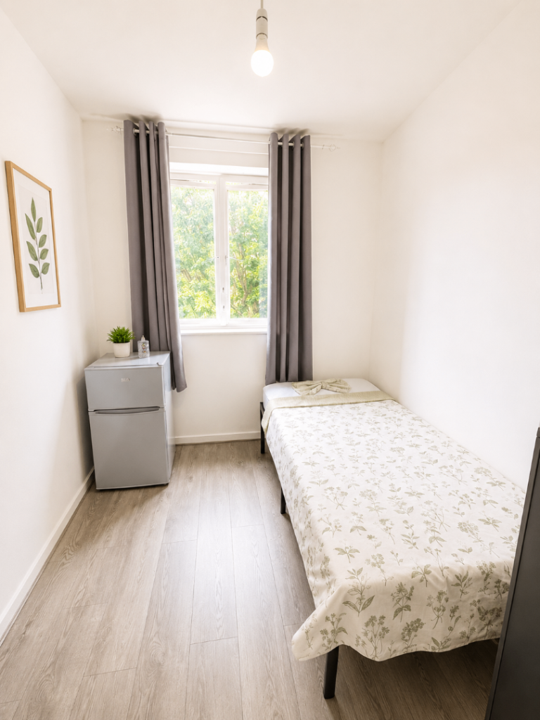🍁Low Deposit – Move In Today – All Bill Including –E14📍