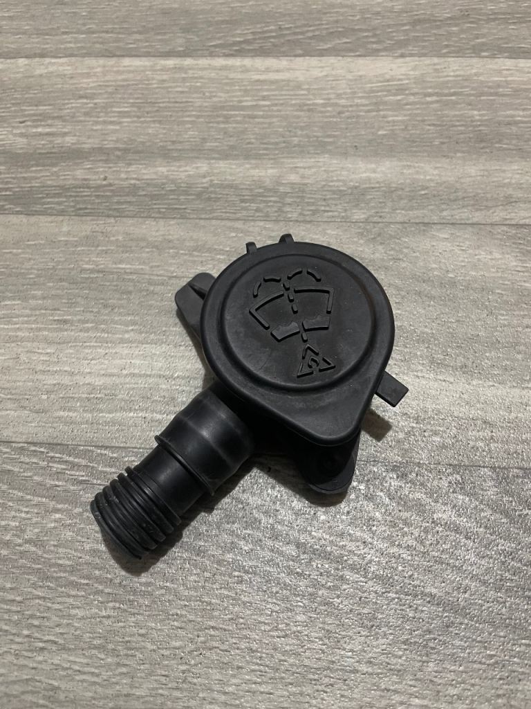 BMW F20 F22 F30 F31 F32 F34 Washer Bottle Windscreen Filler Pipe