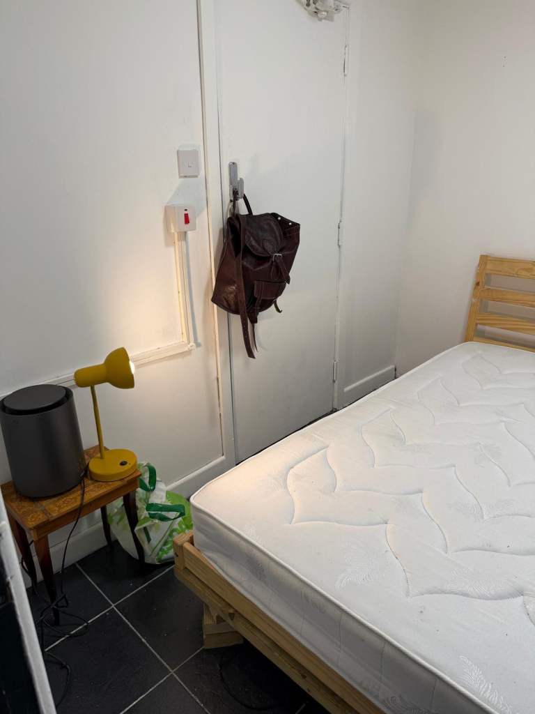 Studio Flat in Reading RG1 6RD