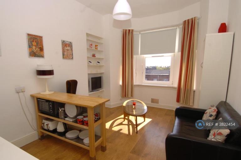 1 bedroom flat in Hathaway Lane, Glasgow, G20 (1 bed) (#2822454)