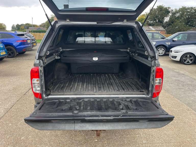NISSAN NAVARA 2.3 dCi Off-Roader AT32 2019