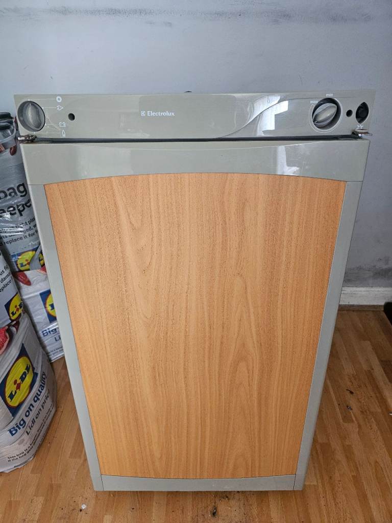 Dometic RM6270 3 way Caravan/Camper fridge