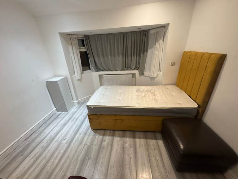 Spacious and Cosy Double Rooms for Rent in - M18 8WL