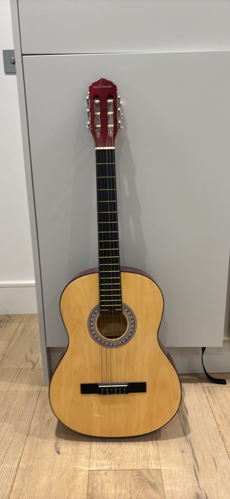 Full-Size Acoustic Guitar – Good Condition, Natural Wood Finish