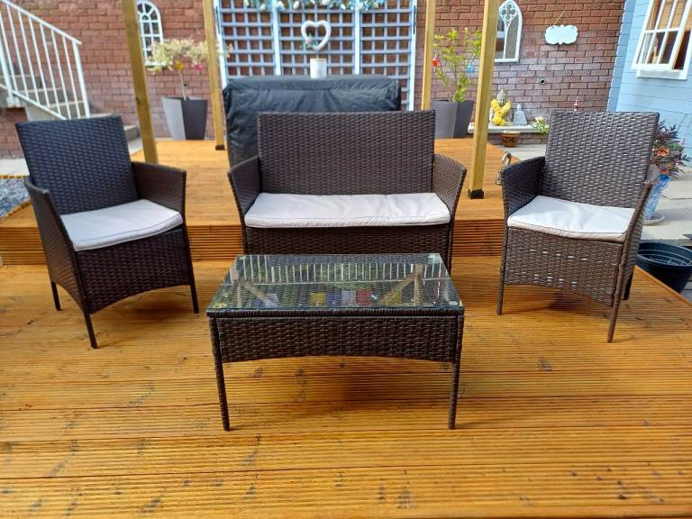 Rattan effect garden sofa and chairs set