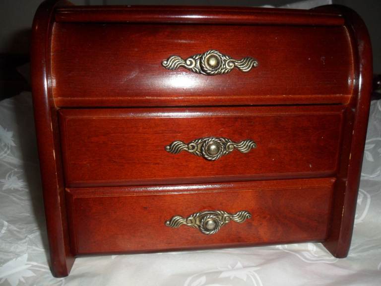 Wooden Musical Jewellery Box