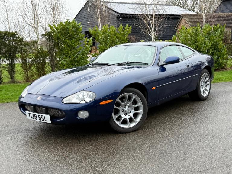 2001 Jaguar XKR 4.0 Supercharged 2dr Auto COUPE Petrol Automatic