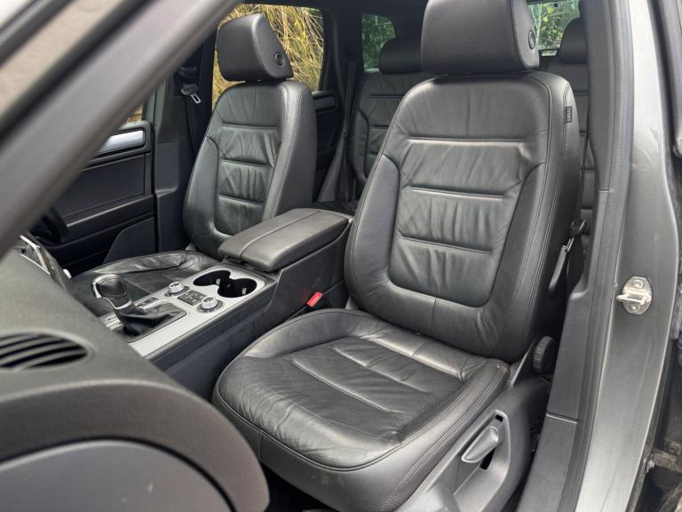 2016 Volkswagen Touareg 3.0 TDI V6 BlueMotion Tech R-Line Tiptronic 4WD Euro 6 (s/s) 5dr ESTATE D...