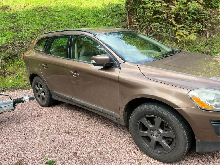 2009 Volvo XC60 D5 AWD Manual – Towbar – MOT Oct 2026 – Drives / Spares or Repair (Code P00BD)