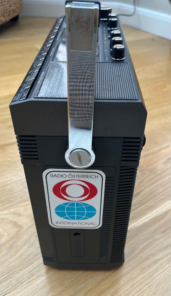 Phillips D2999 World receiver 