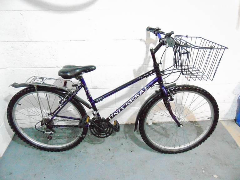 Universal Sierra Nevada (17 inch frame) Mountain Bike (free local delivery)