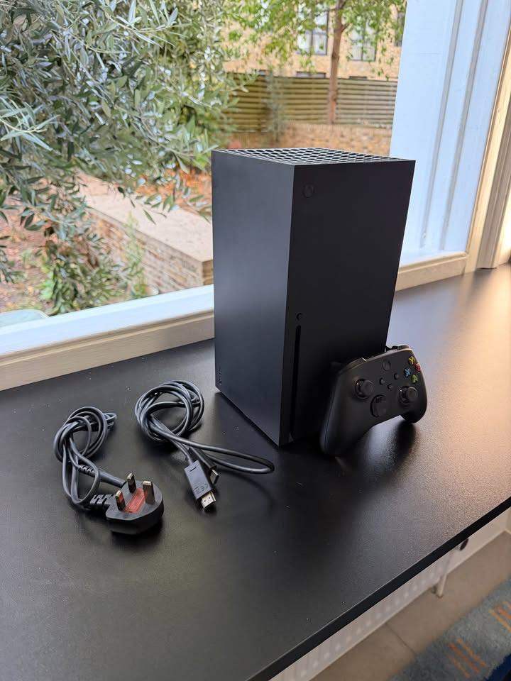 Xbox Series X 1TB Disc Edition, Mint Condition