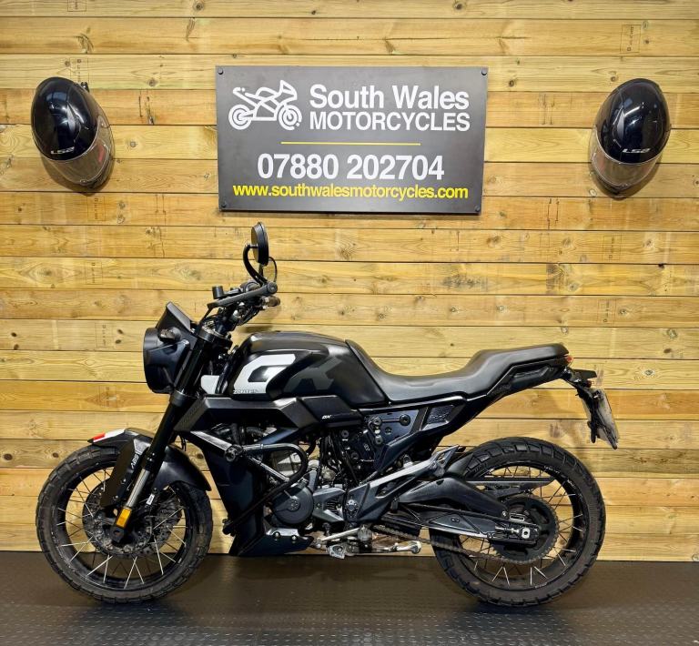 Zontes ZT 125 / 2022 (72) model / covered 10.9k miles. 