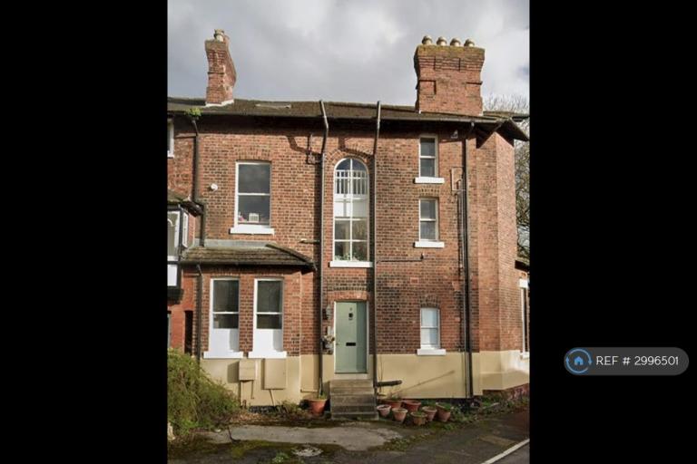 1 bedroom flat in Westfield Grove, Wakefield, WF1 (1 bed) (#2996501)