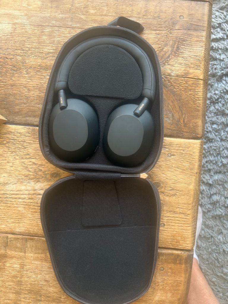 Sony WH-1000XM5 Noise Cancelling Headphones - Black, As Good As New