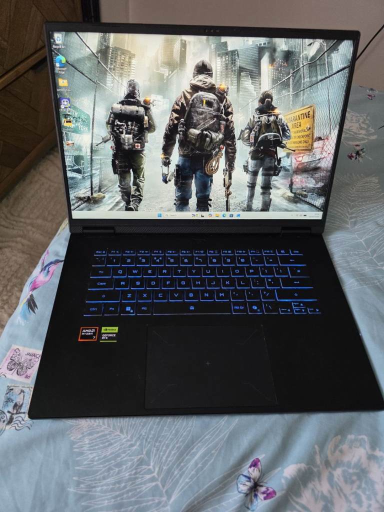 GIGABYTE A16 16" Gaming Laptop - AMD Ryzen 7, RTX 5060, 1 TB SSD