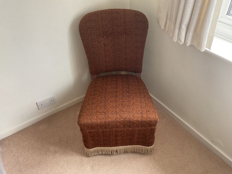 Fully Upholstered Lounge Chair. Good Quality Fabric. In Good Condition