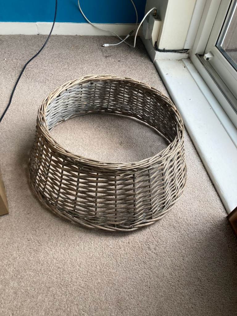 (New) Green Leaves Wicker Christmas Tree Skirt 